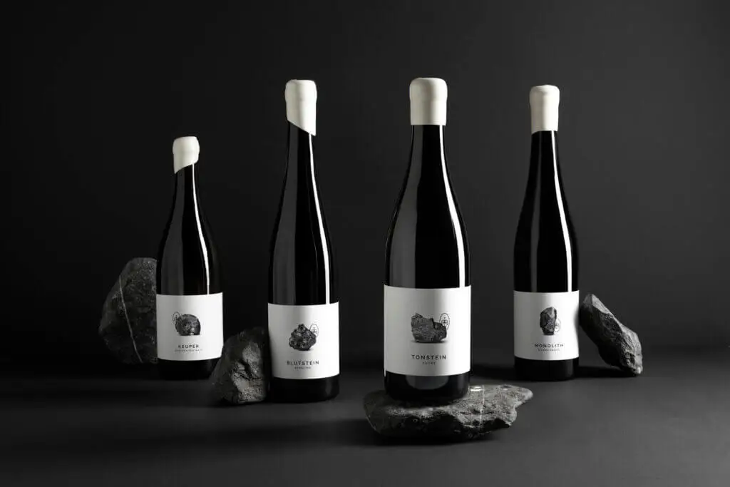 Mona-Wingerter-portfolio-grafiker-grafikdesign-freelance-art-director-kaiserslautern-wachenheim-Logo-logodesign-hbw-winery-wine-packaging-brand-bottle-design-Laura-Morgenstern-6