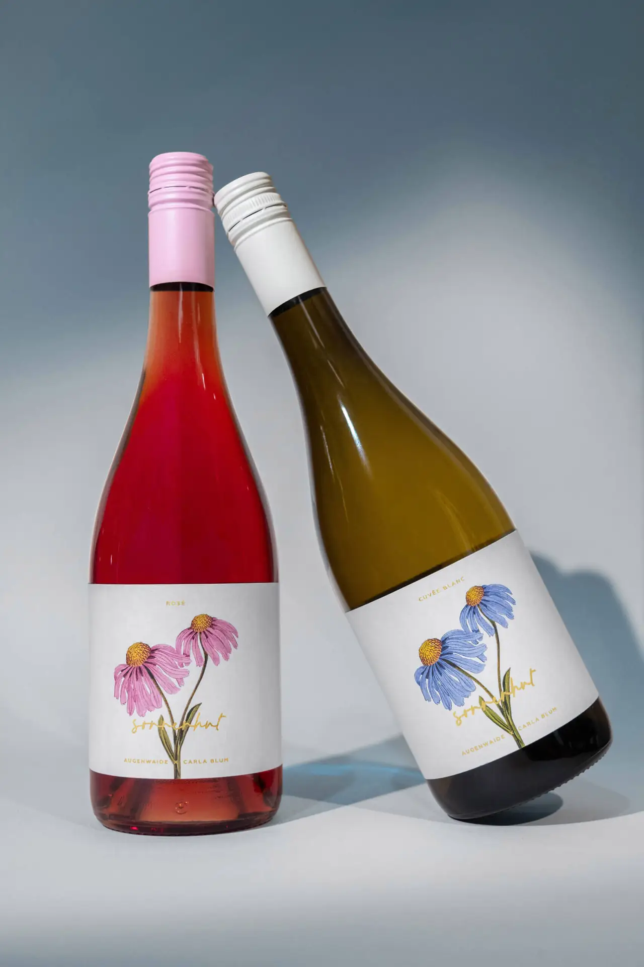 Mona-Wingerter-portfolio-grafiker-grafikdesigner-freelance-art-director-Wine-winebottle-packagingdesign-label-labeldesign-logo-brand-design-Flower-Augenwaide-Carla-Blum-4